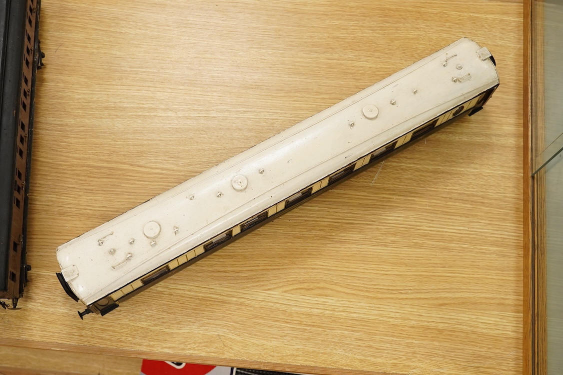 Two Gauge One bogie coaches; a Midland Railway clerestory coach, together with a 12-wheel Pullman car (bogies af), plus an American outline caboose, some scratch building and adaptation from kits, etc.